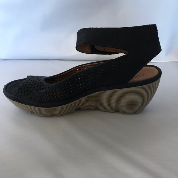 Clark’s Artisan navy blue wedges size 7.5 - Picture 3 of 8